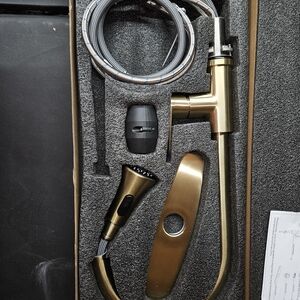 NEW beautiful Rainovo Art Of Aqua Kitchen Faucet Never Takin Out Of Box.